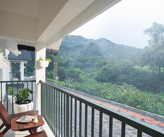 Eden Woods Resorts & Spa Kerala Munnar balcony/terrace