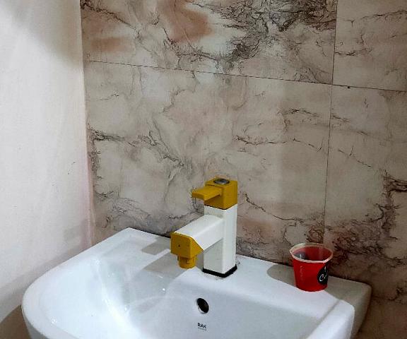 Dhanwantari nivas Uttar Pradesh Varanasi bathroom