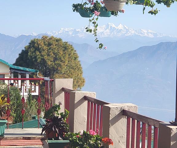 Tehri Retreat, Sursingdhar-Kanatal & Tehri, by Himalayan Eco Lodges Uttaranchal Chamba Deluxe Cottage (Snow & Lake View)