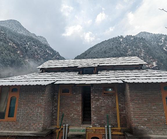 MOKSHA WOODHOUSE Himachal Pradesh Kasol 
