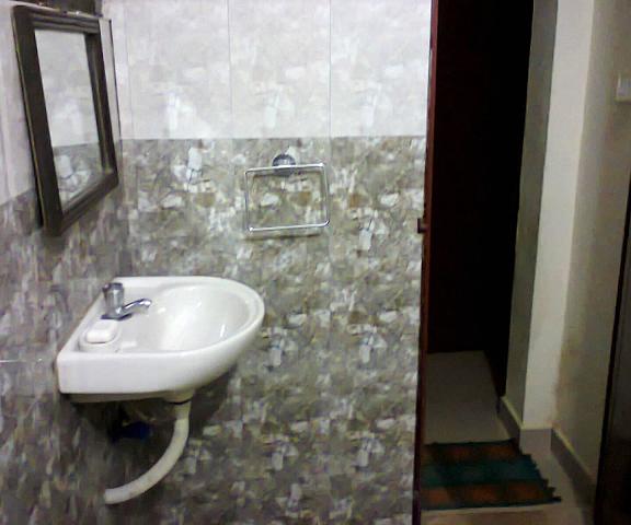 Allan's Inn Homestay Kerala Kochi bathroom