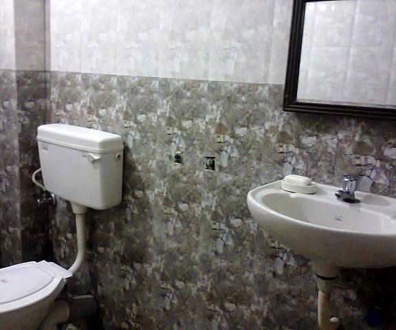 Allan's Inn Homestay Kerala Kochi bathroom