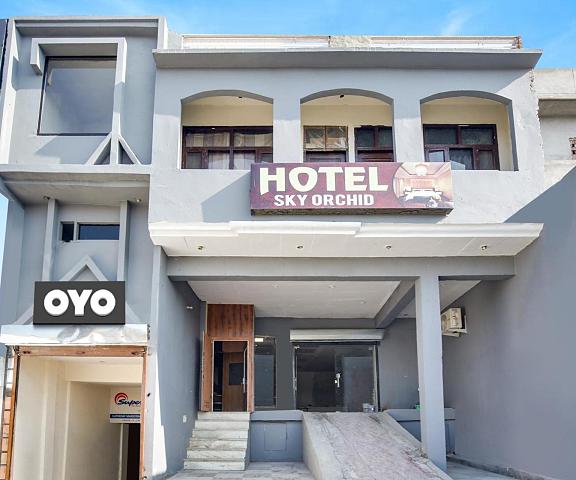 OYO Hotel Sky Orchid Punjab Ludhiana entrance