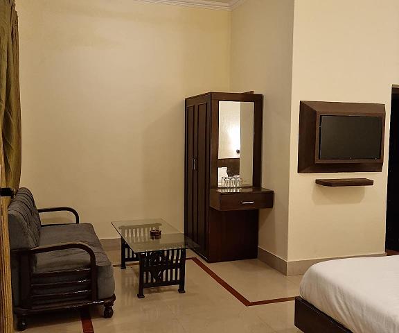 Jai Anjana Resort Uttaranchal Kanatal Deluxe Room