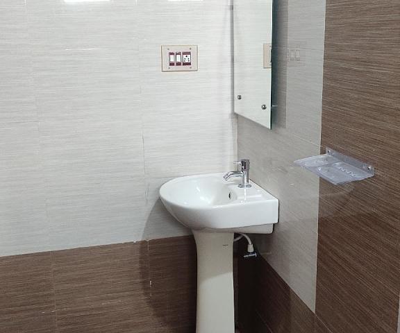 Vinayaka Homestay Karnataka Hampi bathroom