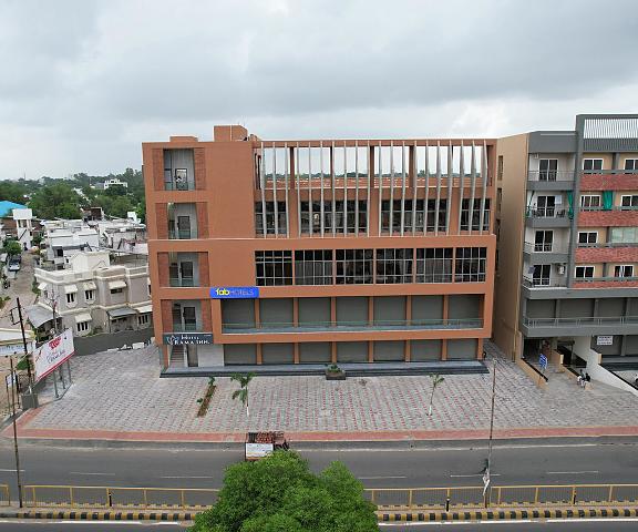 FabHotel Rama Inn Gujarat Anand exterior view