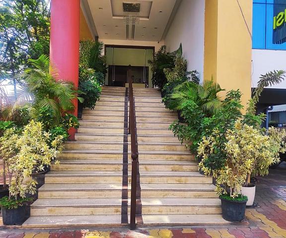 Hotel Manasi Royal , Satara Maharashtra Satara entrance