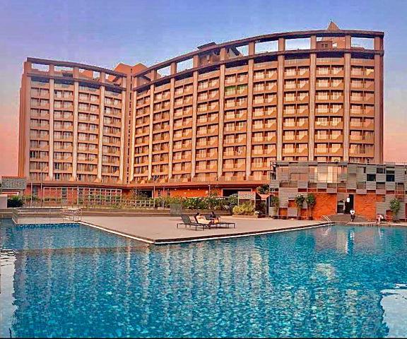 The Weekend Address Managed By Stay Cation Gujarat Surat Apartment