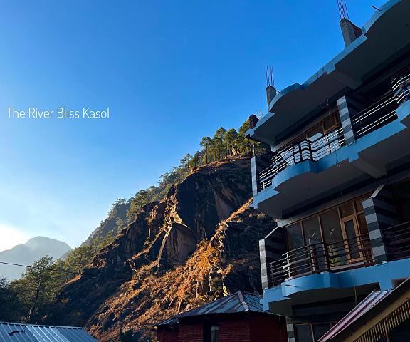Hotel Mid Orchard Kasol l River Side Himachal Pradesh Kasol exterior view