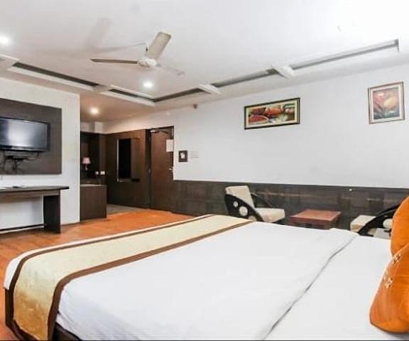 Hotel Monarch Inn Victoria Lucknow Standard Room