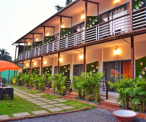 Resort de Alturas, Candolim Goa Goa Hotel Exterior
