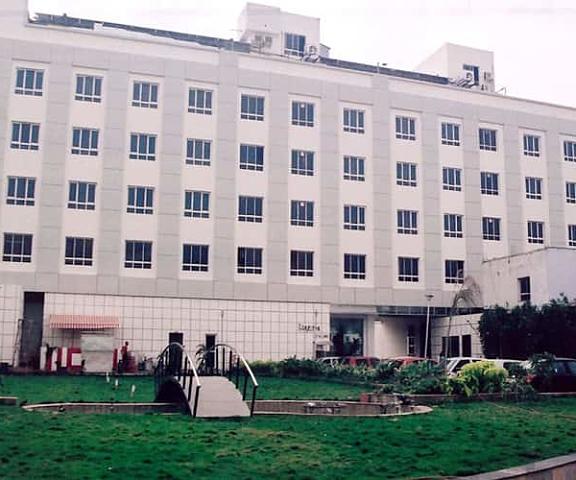 Hotel Nikhil Sai International Telangana Nizamabad Facade