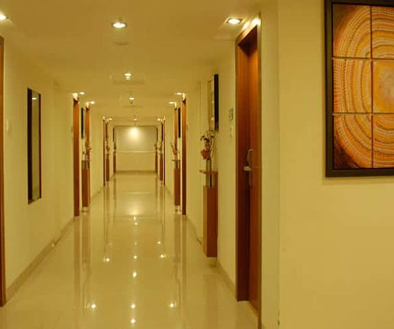 Hotel Nikhil Sai International Telangana Nizamabad lobby