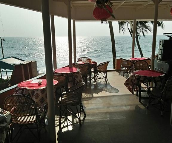Black Beach Resort Kerala Varkala Food & Dining