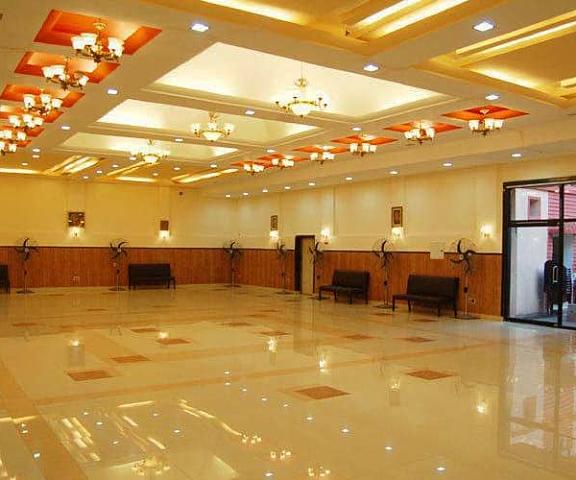 Hotel Utsav West Bengal Shantiniketan big hall
