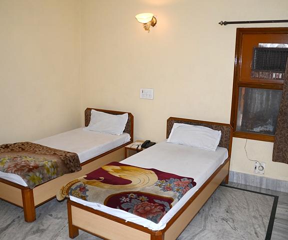 Hotel lalji Rajasthan Bikaner 1025