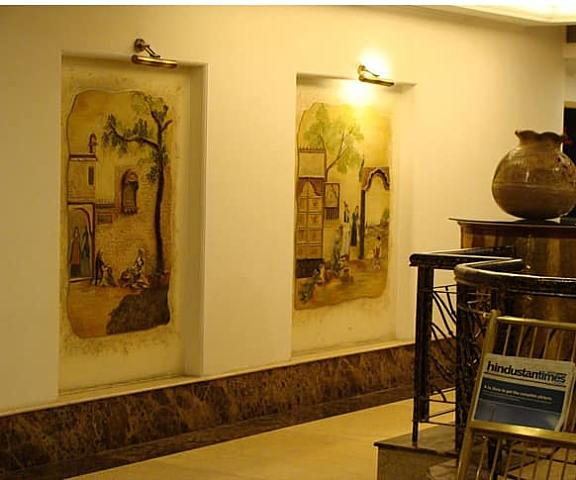 Leo Fort Hotel Punjab Jalandhar passage