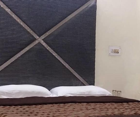 Hotel Dreamz Haryana Karnal executive room