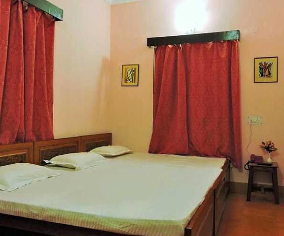 Amarsa Sahaj Hotel & Restaurant Uttaranchal Ranikhet Bedroom