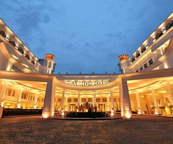 Harmoni One Convention Hotel & Service Apartments Riau Islands Batam Facade
