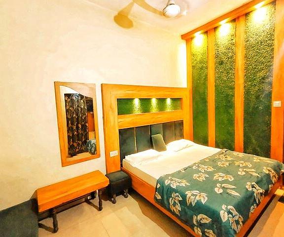 Hotel Revoli Punjab Amritsar Deluxe Room AC