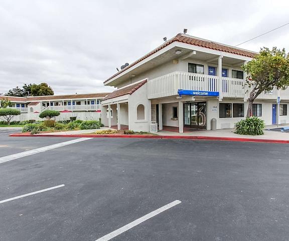Motel 6 Salinas, CA - North Monterey Area Santa Elena Salinas Facade