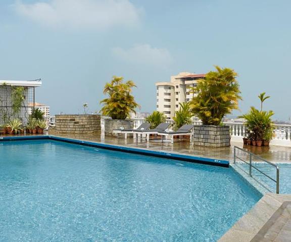 Abad Atrium Kerala Kochi Swimming Pool