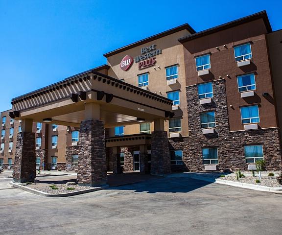 Best Western Plus Service Inn & Suites Alberta Lethbridge Facade