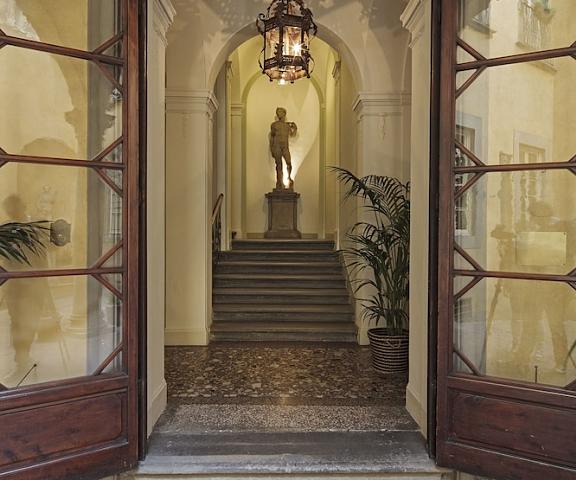 Al Palazzo del Marchese di Camugliano Tuscany Florence Entrance
