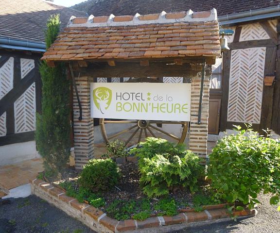 Hôtel de la Bonnheure Centre - Loire Valley Bracieux Facade