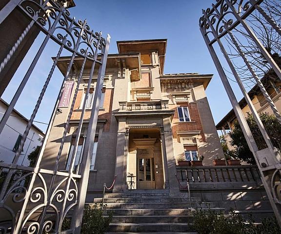Villa Tower Inn Tuscany Pisa Entrance