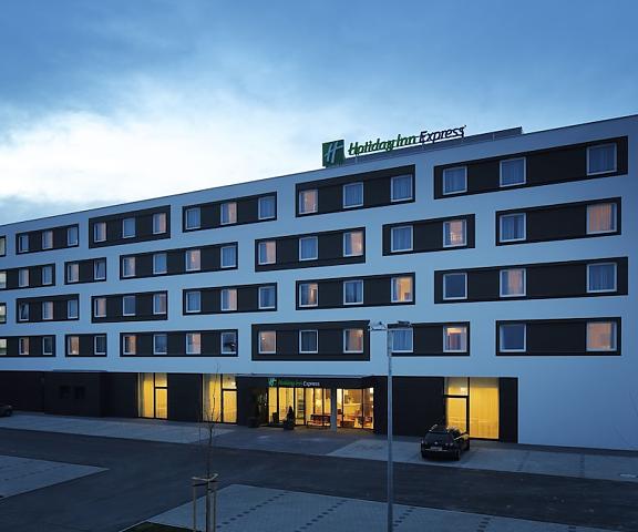 Holiday Inn Express Friedrichshafen, an IHG Hotel Baden-Wuerttemberg Friedrichshafen Facade
