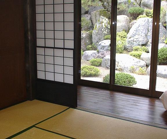 Yasuragino Bettei Shikitei Yamanashi (prefecture) Fujiyoshida Interior Entrance