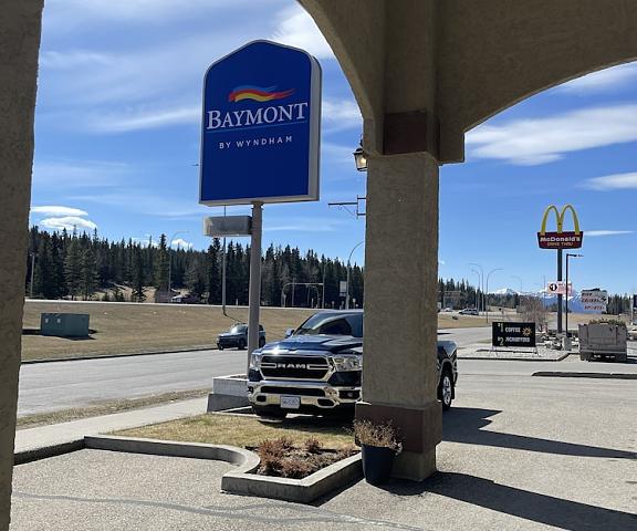 Baymont by Wyndham Hinton Alberta Hinton Entrance