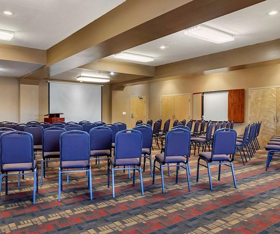Quality Inn & Suites Alberta Rimbey Meeting Room