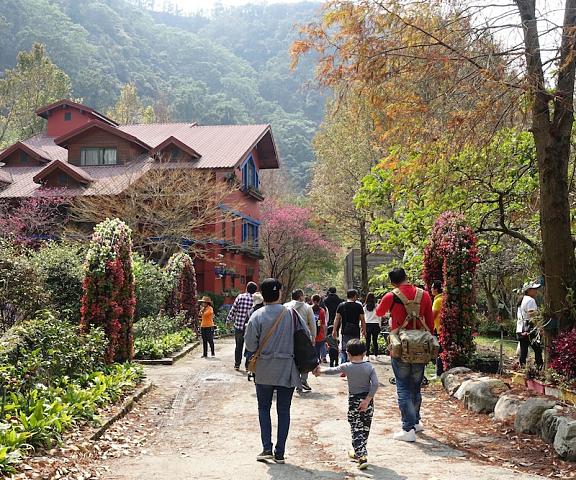 Tai Yi Red Maple Resort Nantou County Puli Exterior Detail