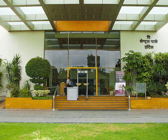 The Central Park Hotel Maharashtra Pune Entrance