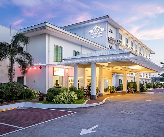 Microtel by Wyndham South Forbes near Nuvali null Silang Exterior Detail