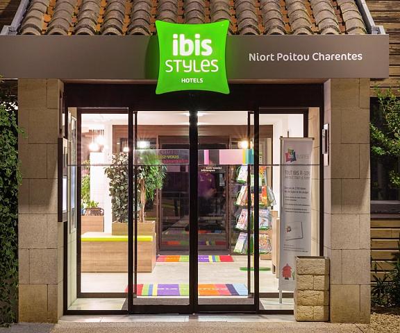 Hotel ibis Styles Niort Poitou Charentes Nouvelle-Aquitaine Vouille Facade