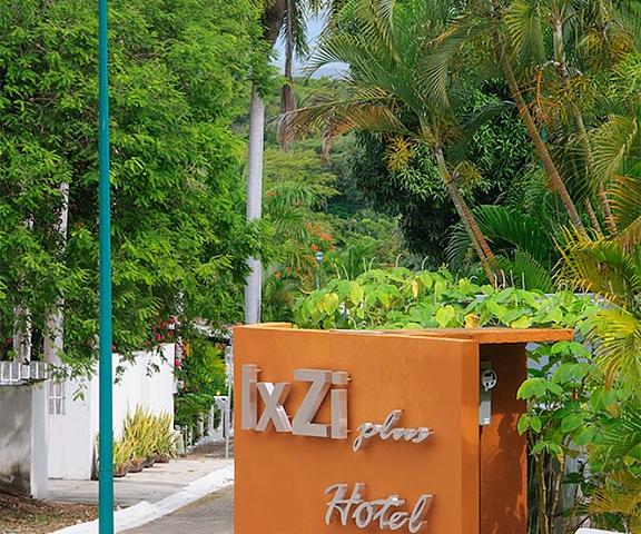 Hotel Ixzi Plus Guerrero Ixtapa Entrance