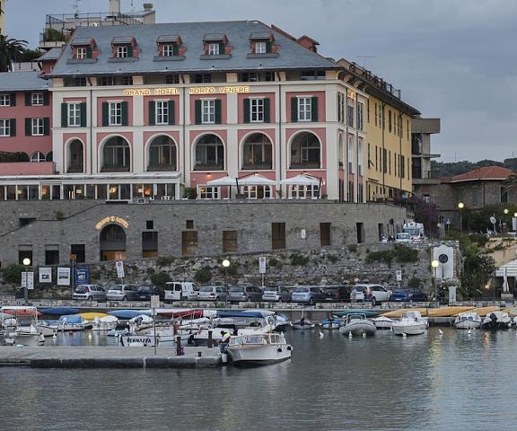 Grand Hotel Portovenere Liguria Portovenere Facade