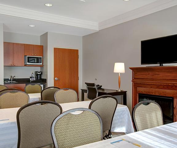 Days Inn & Suites by Wyndham Collingwood Ontario Collingwood Meeting Room