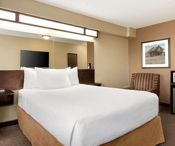 Microtel Inn & Suites by Wyndham Weyburn Saskatchewan Weyburn Room