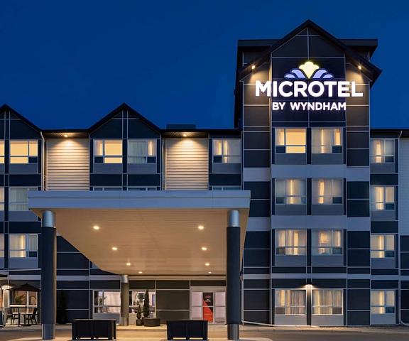 Microtel Inn & Suites by Wyndham Weyburn Saskatchewan Weyburn Exterior Detail