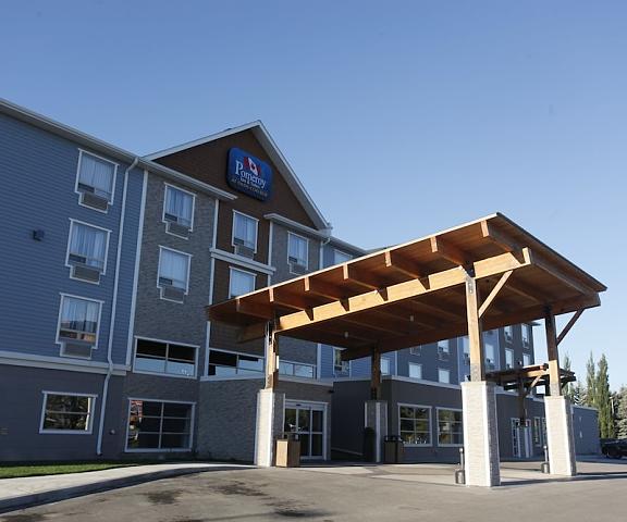 Pomeroy Inn & Suites at Olds Alberta Olds Entrance