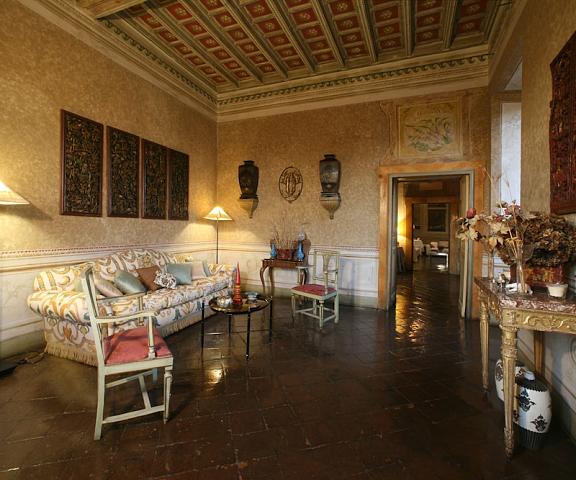 Vesconte Residenza d'epoca dal 1533 Lazio Bolsena Interior Entrance