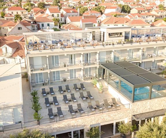 Hotel Osam Split-Dalmatia Supetar Exterior Detail