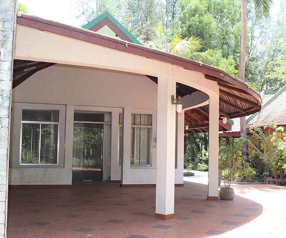 Nataya Roundhouse Coral Bay Resort and Spa Koh Kong Kampot Entrance