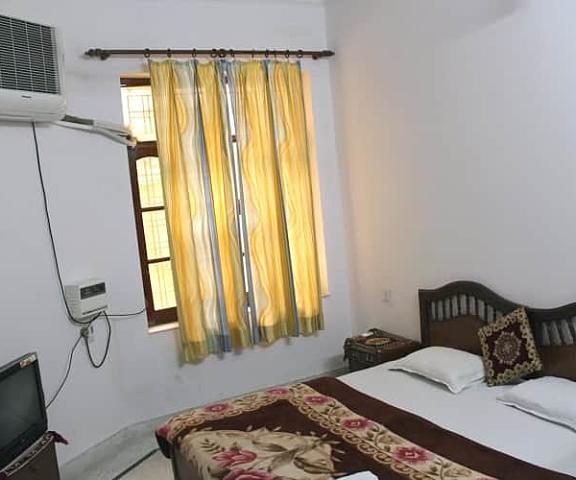 Hotel The Holiday Home Uttaranchal Rishikesh ac double room