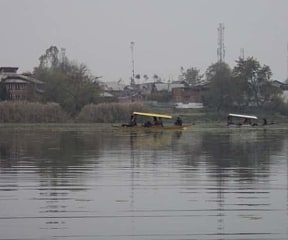 Houseboat kohisar Nagin Lake image 1 